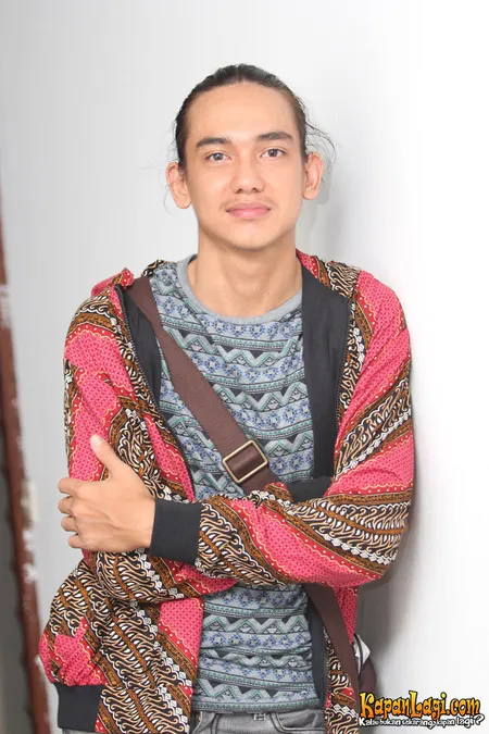 Foto Adipati Dolken