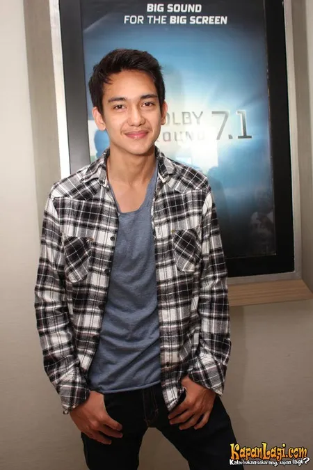 Foto Adipati Dolken