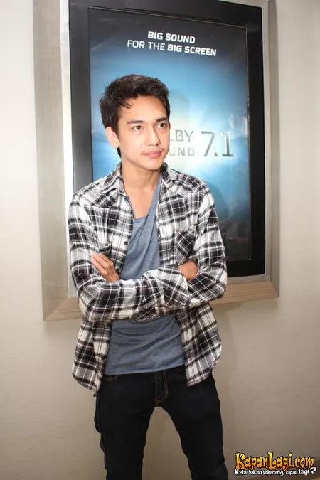 Foto Adipati Dolken