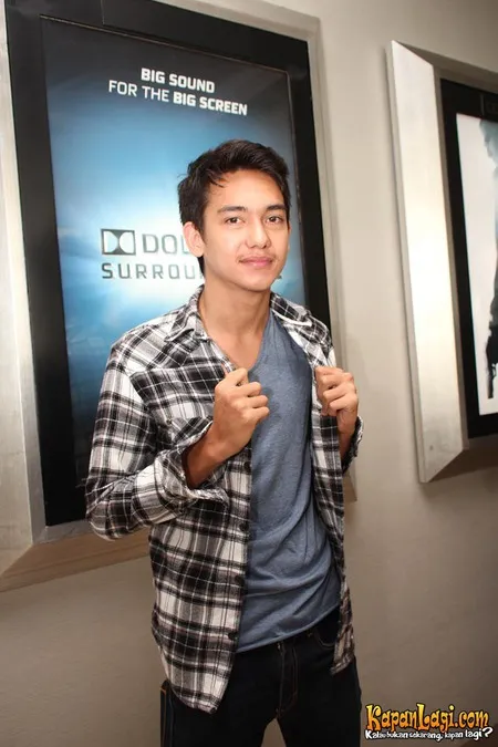 Foto Adipati Dolken