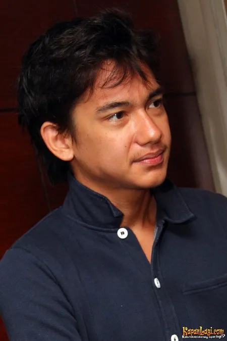 Foto Adipati Dolken