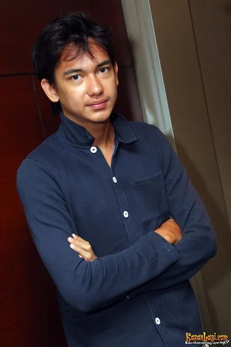 Foto Adipati Dolken