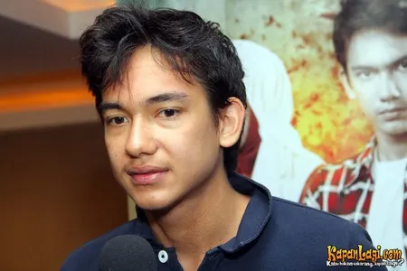Foto Adipati Dolken