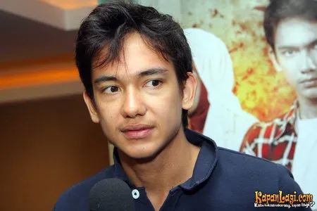 Foto Adipati Dolken