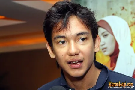 Foto Adipati Dolken