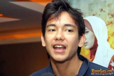 Foto Adipati Dolken