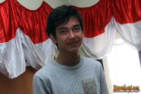 Foto Adipati Dolken