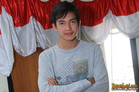 Foto Adipati Dolken