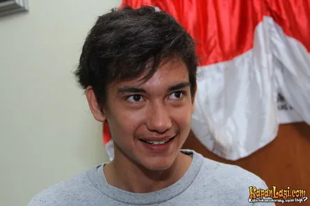 Foto Adipati Dolken