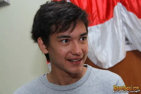 Foto Adipati Dolken