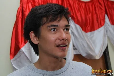 Foto Adipati Dolken