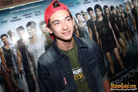 Foto Adipati Dolken