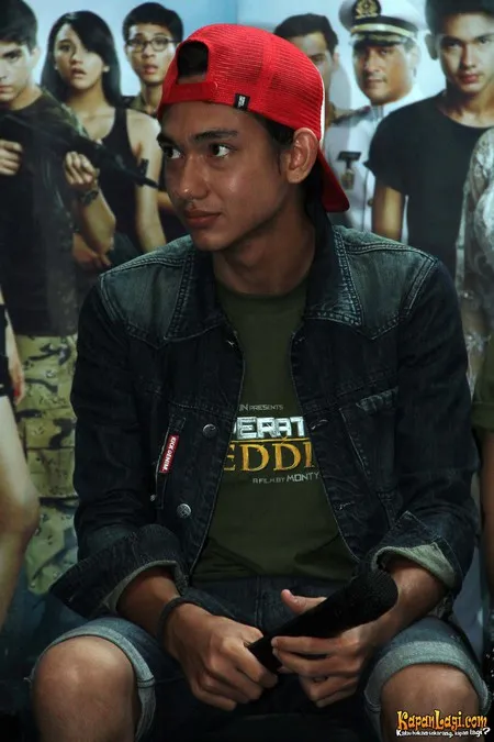 Foto Adipati Dolken