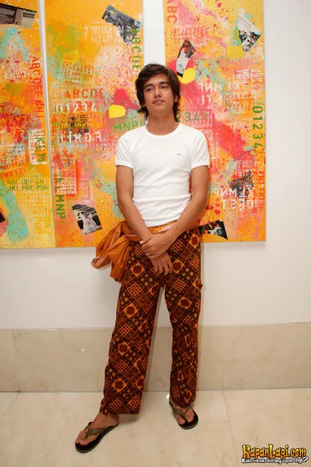 Foto Adipati Dolken