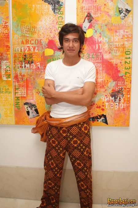 Foto Adipati Dolken