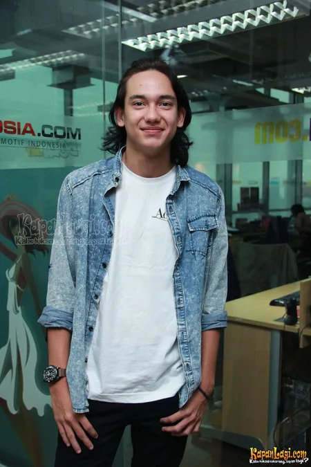 Foto Adipati Dolken
