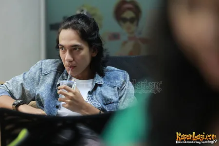 Foto Adipati Dolken