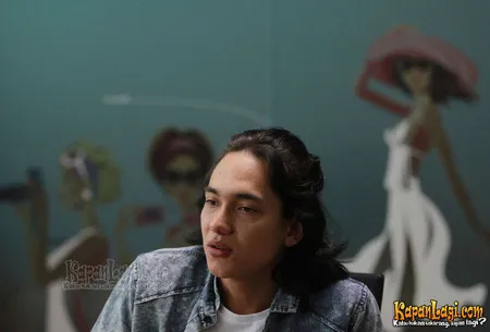 Foto Adipati Dolken