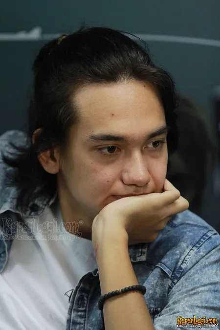 Foto Adipati Dolken