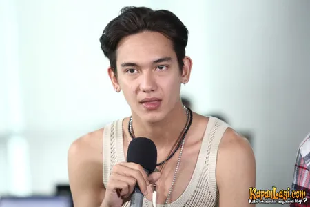Foto Adipati Dolken