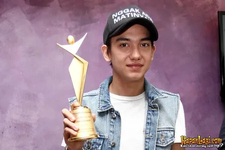 Foto Adipati Dolken