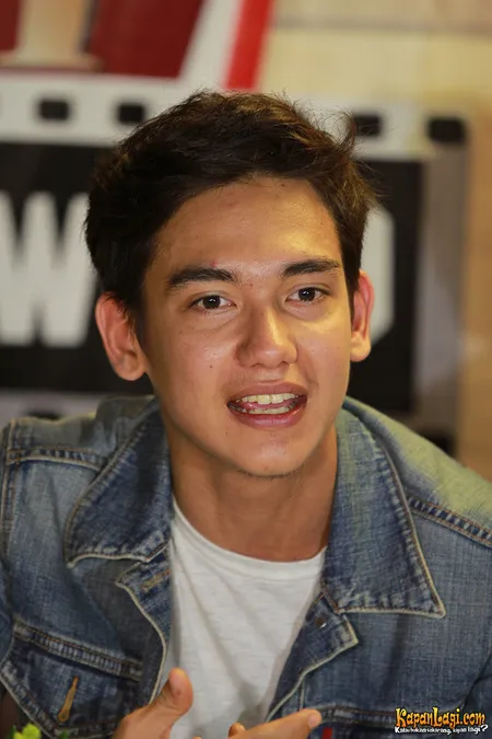 Foto Adipati Dolken