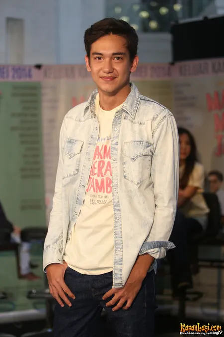 Foto Adipati Dolken