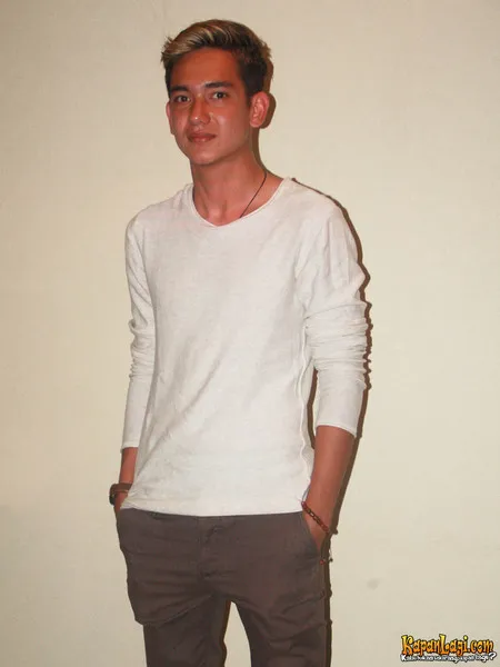 Foto Adipati Dolken