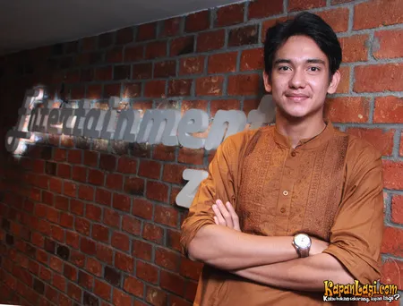 Foto Adipati Dolken