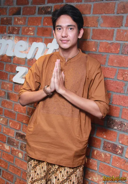 Foto Adipati Dolken