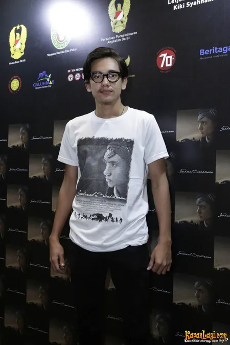 Foto Adipati Dolken