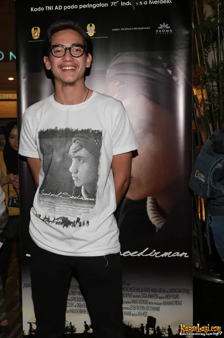 Foto Adipati Dolken