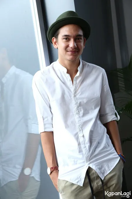Foto Adipati Dolken