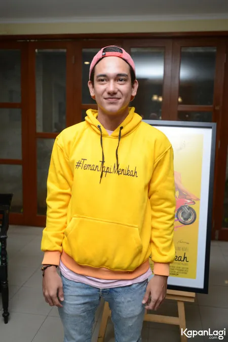 Foto Adipati Dolken