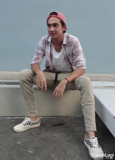 Foto Adipati Dolken