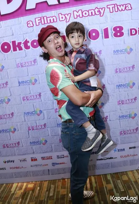 Foto Adipati Dolken