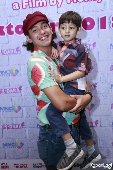 Foto Adipati Dolken