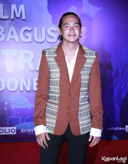 Foto Adipati Dolken