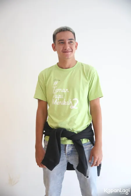 Foto Adipati Dolken