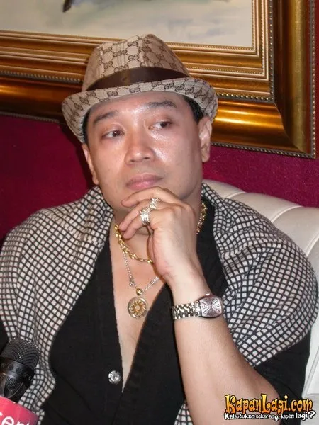 Foto Adjie Notonegoro