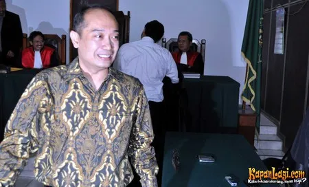 Foto Adjie Notonegoro