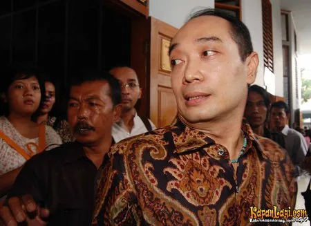 Foto Adjie Notonegoro