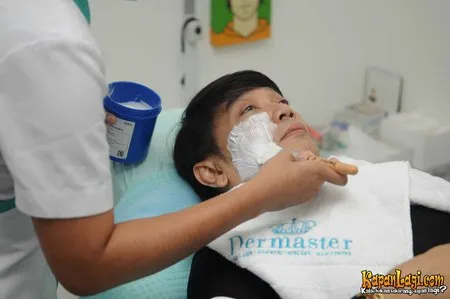 Foto Adjie Notonegoro