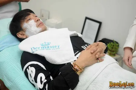 Foto Adjie Notonegoro