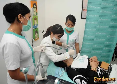 Foto Adjie Notonegoro