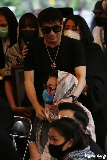 Foto Adjie Notonegoro