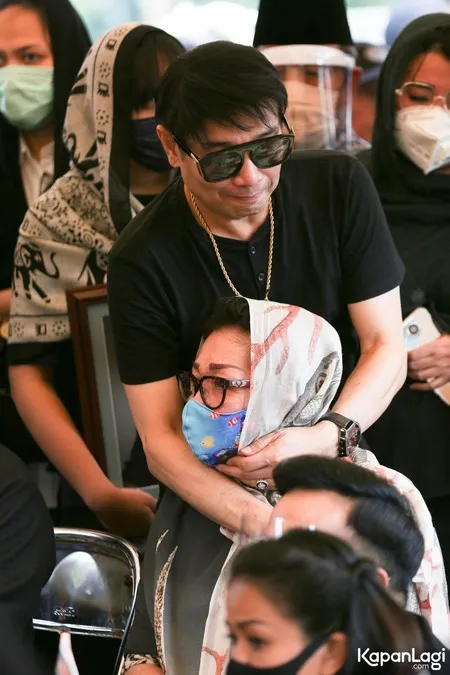 Foto Adjie Notonegoro