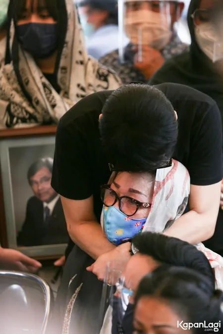 Foto Adjie Notonegoro