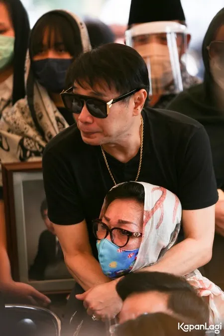 Foto Adjie Notonegoro