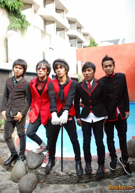 Foto Aishiteru Band